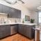 McCormick Place 3Br and 2Ba with Optional Parking , sleeps 8 - 芝加哥