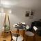 NEUES ruhiges Apartment, Bergblick, Stellplatz