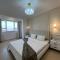 4 Bedroom Apartment with Bund View