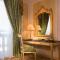 Royal Rose Abu Dhabi, a Curio Collection by Hilton Affiliated Hotel