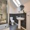 Runcorn - House - Sleeps 6 - Parking - Garden
