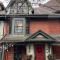 Bright Private Suite in Cabbagetown, Steps to Shops & Downtown Toronto