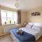 Guildford Townhouse with Parking