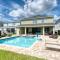 EC422 - Gleaming Villa with Home Theater at Encore - أورلاندو