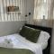 One bedroom Putney Village flat - 伦敦
