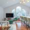 Luxurious & Modern 4BR House w/ 3 Car Parking