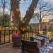 Large historical home w/ fire pit, chef kitchen. - Memphis