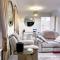 1-Bed Apt Sleeps 2 20 min walk to Centre