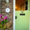 Bumblebee Cottage - Cosy Cottage in Area of Outstanding Natural Beauty