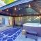 Shores Perfection - Spa, AC, Pet Friendly, Parking, Fire Pit & Massive Private Yard! - San Diego
