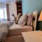 Specious Parkview Apartment, 4 Mins Walk to Underground - Barkingside