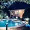 Evie's Tree House - Dragomirna