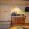 Stay In Ohiopyle in town by the GAP trail, hot tub
