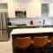Veau3 1BD 1BA minutes to NYC