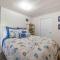 Beach Bungalow - 1 Block to Beach - Pets Welcome! - Norfolk