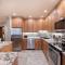 Spectacular Ski-In Ski-Out Zephyr Mountain Lodge Condo with Village Corridor View condo - 冬季公园
