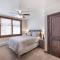 Spectacular Ski-In Ski-Out Zephyr Mountain Lodge Condo with Village Corridor View condo - 冬季公园