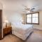 Spectacular Ski-In Ski-Out Zephyr Mountain Lodge Condo with Village Corridor View condo - 冬季公园
