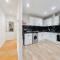 City 2 Bedroom Apartment London Tower Bridge with FREE Secure Gated Parking - Perfect for Long Stay