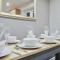 Richmond House - 5 Bed House that Sleeps 10, Great for Workers & Groups, Netflix & FREE Parking - Hosted by Stay Host Save - Manor