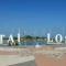 Delft Apartment - Sea View Studio Flat at Losari Beach