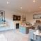 Cotswold holiday let with hot tub - The Old Garage - Chipping Norton