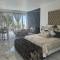 Posh Spot on the beachfront sleeps 5 - Gqeberha