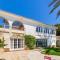Villa con Piscina y vistas al mar