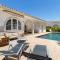 Villa con Piscina y vistas al mar