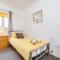 Contemporary 5 Bedroom Flat - Killingbeck