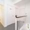 Contemporary 5 Bedroom Flat - Killingbeck