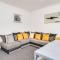 Contemporary 5 Bedroom Flat - Killingbeck