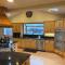 East Wenatchee Oasis 4BR, Pool, Hot Tub, Loop Trail - East Wenatchee