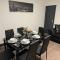 Contractors, Groups 4xBedRooms 5xDouble Beds, Close to City free parking sleeps x 10 WiFi ,Netflix,LGI Check Reviwz - Leeds