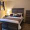 Charming 2BD/1BA w/ Gym, Pool, BBQ Grill - توبيلو
