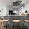 Tranquil Flat with Outdoor Space - Prime Location! - 伦敦