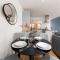 Tranquil Flat with Outdoor Space - Prime Location! - 伦敦