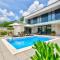 Excellent Villa Oasis with a pool