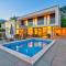 Excellent Villa Oasis with a pool