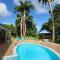Gîte Kaz à Topaze, piscine, jardin tropical