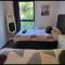 Brentwood Town Retreat - Large 2 bedroom apartment