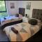 Brentwood Town Retreat - Large 2 bedroom apartment - 布伦特伍德