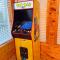 Luxurious Pigeon Forge Cabin, w/ HotTub, EasyDrive, Arcade Game, Panoramic Views