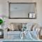Vintage Charm 3BR Abode - Views丨 Parking丨Gym丨 Pool