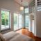 Designhaus - WHIRLPOOL - TERRASSE - GARAGE - 8 PERSONEN - AUFZUG - KÜCHE - FAMILIENFREUNDLICH - WIFI - NETFLIX