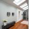 Designhaus - WHIRLPOOL - TERRASSE - GARAGE - 8 PERSONEN - AUFZUG - KÜCHE - FAMILIENFREUNDLICH - WIFI - NETFLIX
