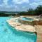 Lago Vista Retreat - Pickleball - Massage Chair - Poker - Lago Vista