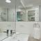 Bondi Beach Waves 2 Beachfront Apartment