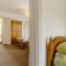 3 Bed in Thornham KT022 - ثورنهام