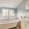 3 Bed in Weybourne KT144 - Weybourne